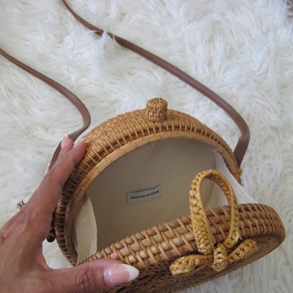 Round Rattan Bohemian boho vacation Straw Handwoven Fashion Women's Purse EUC - Picture 5 of 7